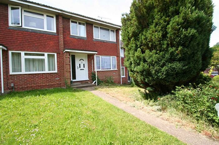 3 Bedroom Terraced House To Rent In Brighton Hill, Basingstoke, Hampshire, RG22