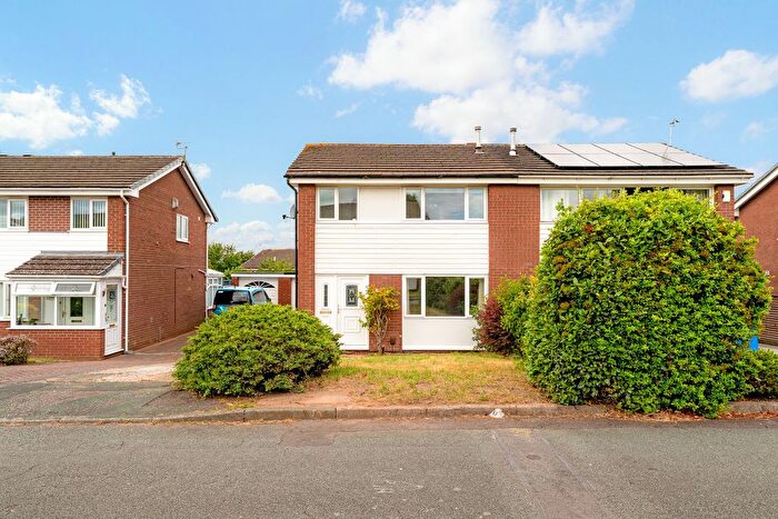 3 Bedroom Semi Detached House For Sale In Braithwaite Close, Beechwood, WA7