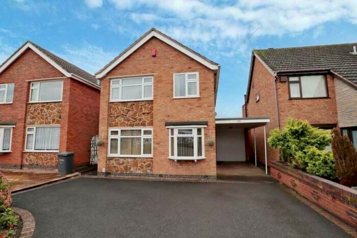 3 Bedroom Detached House To Rent In Chetwynd Drive, Nuneaton, Warwickshire, CV11