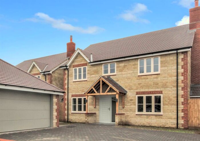 4 Bedroom Detached House For Sale In Hindon Road, Dinton, SP3