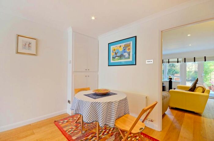 3 Bedroom Detached House To Rent In Brecknock Road, London, N7