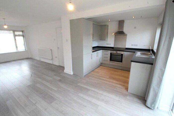 3 Bedroom Semi-Detached House To Rent In Willson Croft, Birmingham, West Midlands, B28