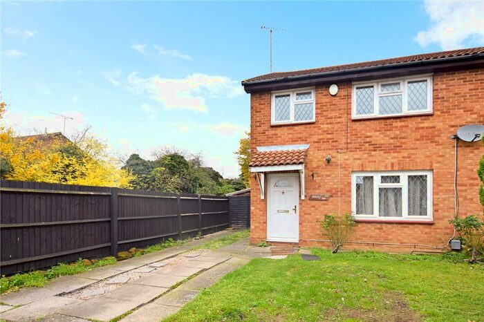 3 Bedroom Semi-Detached House To Rent In Glenfield Road, Luton, LU3