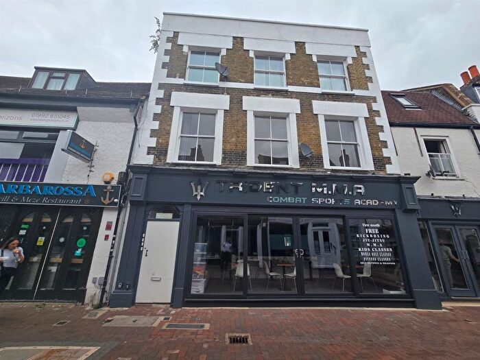1 Bedroom Flat To Rent In Sun Street, Waltham Abbey, EN9