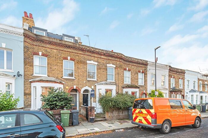 2 Bedroom Flat For Sale In Edithna Street, Stockwell, SW9