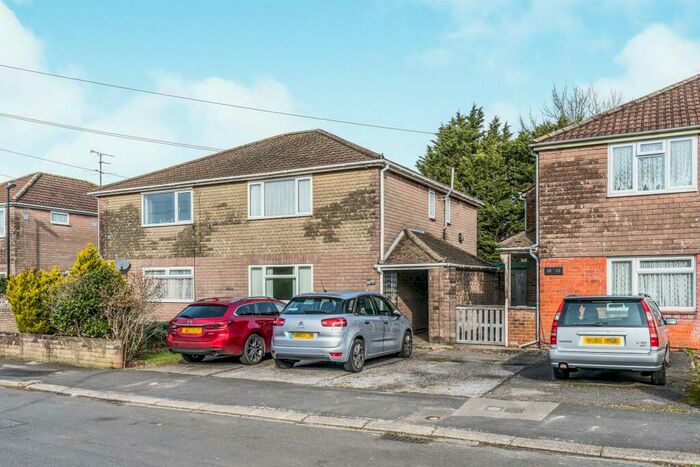 1 Bedroom Maisonette To Rent In Cornwall Road, Midanbury, Southampton, SO18