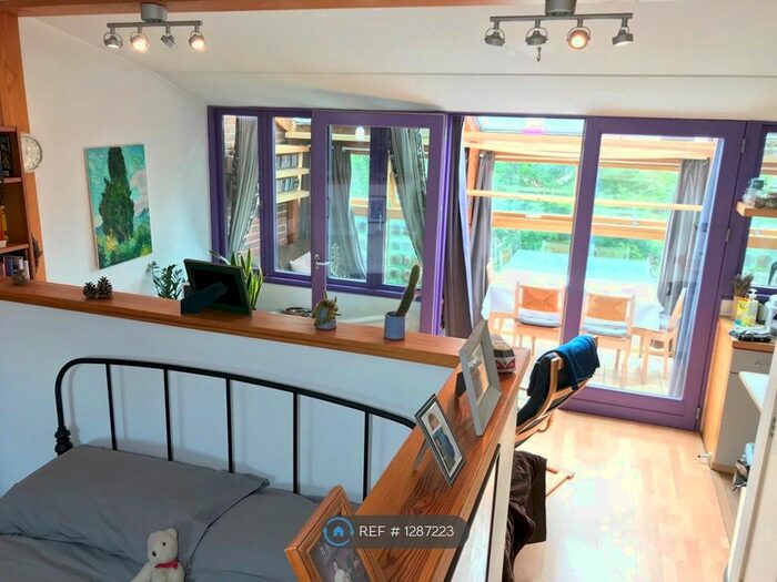 1 Bedroom Flat To Rent In Dunster Way, Wallington SM6