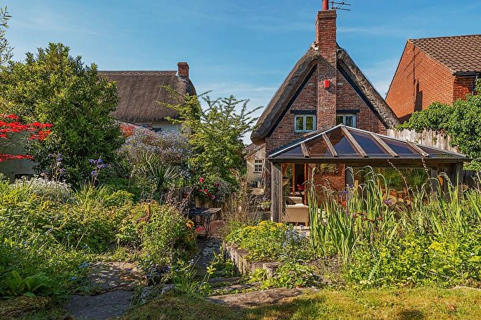 4 Bedroom Cottage For Sale In Wroughton, Swindon, SN4