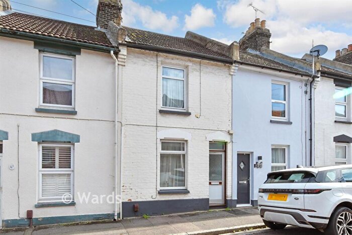3 Bedroom Terraced House For Sale In Catherine Street, Rochester, Kent, ME1
