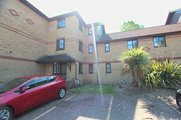 1 Bedroom Flat To Rent In Hickory Close, London, N9