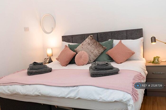 3 Bedroom Semi-Detached House To Rent In Stamford Road, London, N15