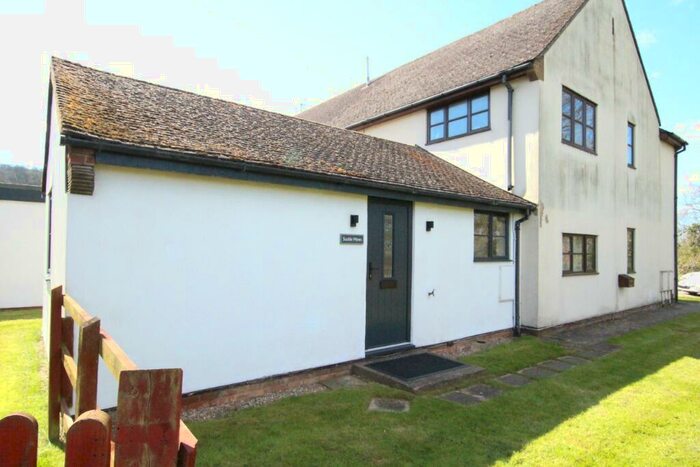 1 Bedroom Mews To Rent In Leckhampton Lane, Leckhampton, Cheltenham, GL51