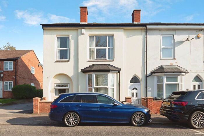 4 Bedroom Semi Detached House For Sale In Long Street, Birmingham, B11