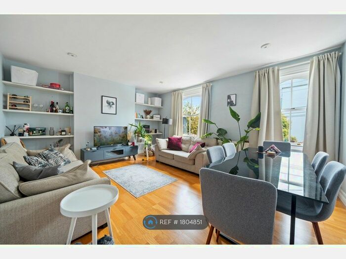 2 Bedroom Flat To Rent In Chillingworth Road, London, N7