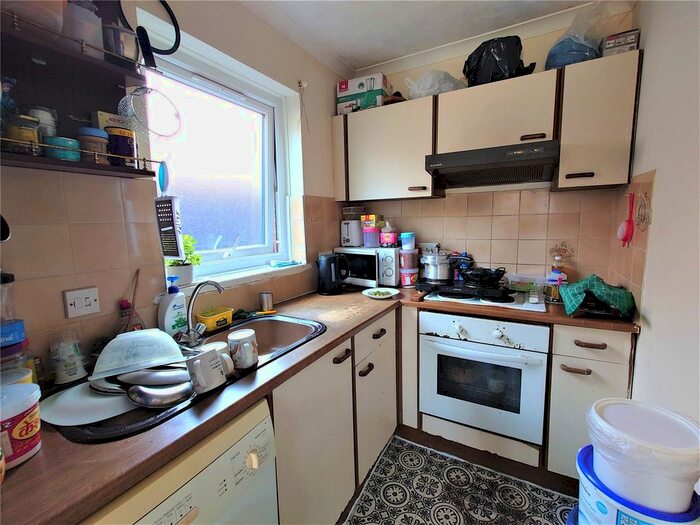 1 Bedroom Flat For Sale In Harlington Road, Uxbridge, Greater London, UB8