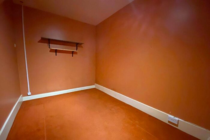 4 Bedroom Town House To Rent In Butlers Walk, BS5