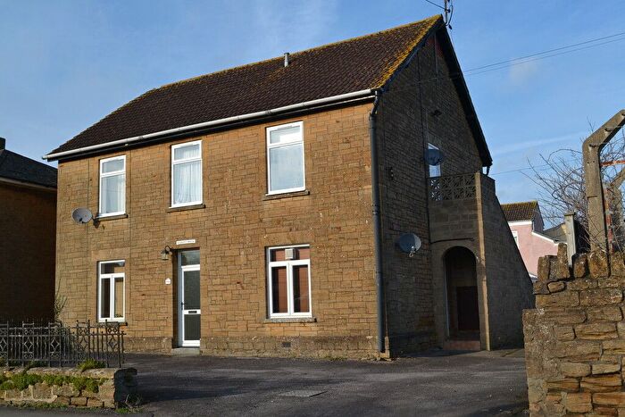 1 Bedroom Flat To Rent In Martock, Somerset, TA12