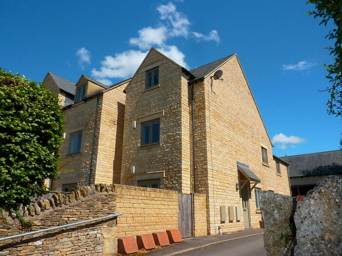 2 Bedroom Apartment To Rent In Churchill Place, Chipping Norton, OX7