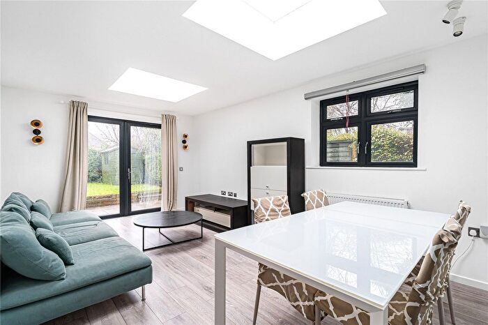 4 Bedroom Semi-detached House For Sale In Howard Close, London, W3