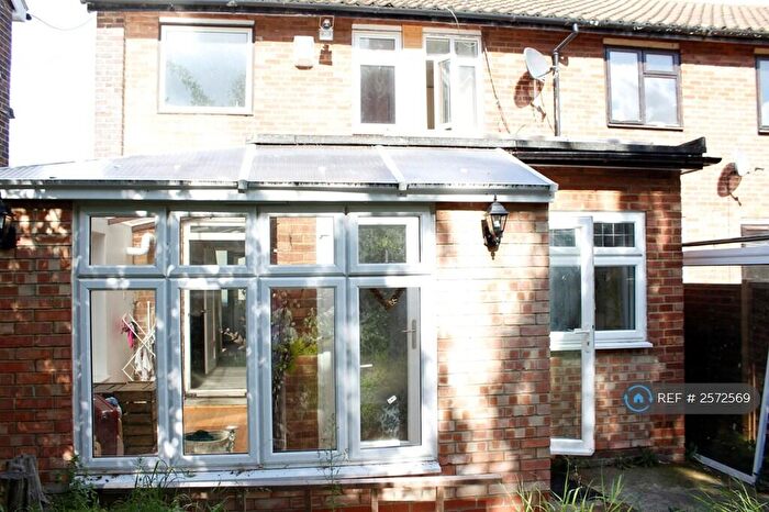 5 Bedroom Semi-Detached House To Rent In Chalcombe Road, London, SE2