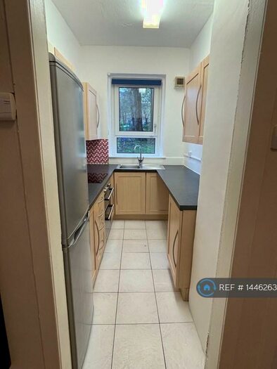 3 Bedroom Flat To Rent In Raploch Avenue, Glasgow, G14