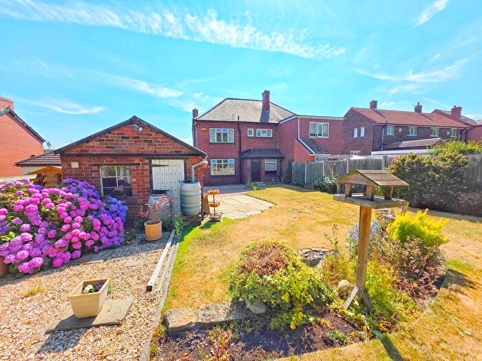 3 Bedroom Semi-Detached House For Sale In Wombwell Lane, Wombwell, Barnsley, S73