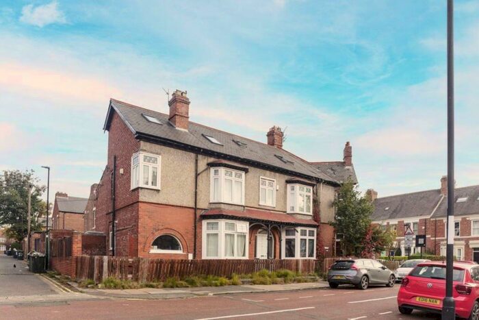 6 Bedroom Property To Rent In Devonshire Place, NE2