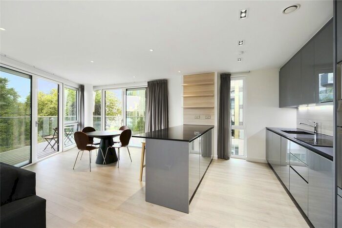 2 Bedroom Flat To Rent In Woodberry Grove, London, N4
