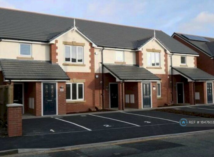 2 Bedroom Flat To Rent In Bromborough Road, Wirral, CH63