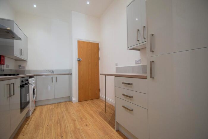 2 Bedroom Flat To Rent In Monthermer Road, Cathays, CF24