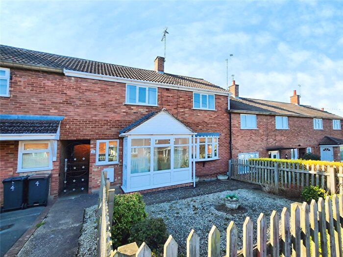 3 Bedroom Terraced House For Sale In Maple Road, Nuneaton, Warwickshire, CV10