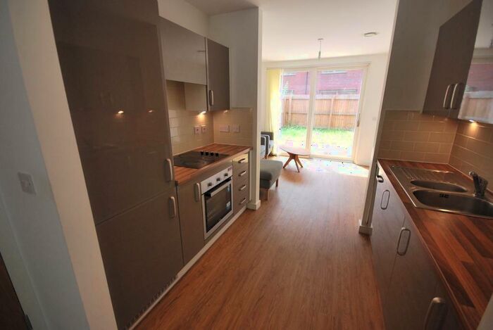 3 Bedroom Mews To Rent In Leaf Street, Manchester, M15