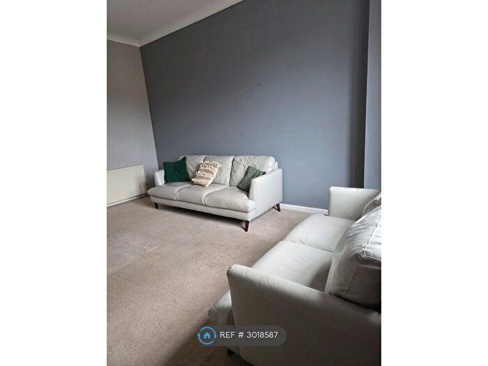 2 Bedroom Flat To Rent In Willowbank St, Glasgow, G3