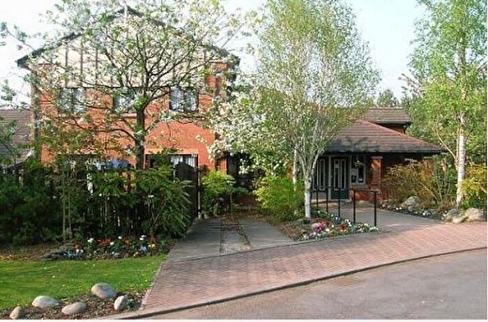 1 Bedroom Flat To Rent In Robinwood Lodge, Castleton Crescent, Glossop, SK13