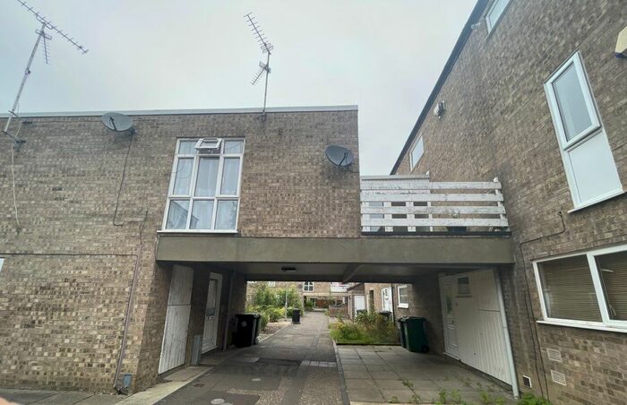 3 Bedroom Maisonette To Rent In Barnstock, Bretton, PE3