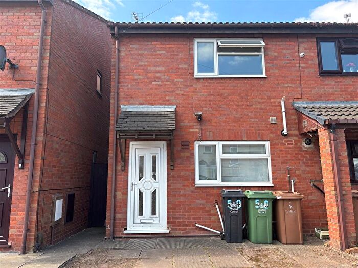 3 Bedroom Property To Rent In Cobden Street, Walsall, WS1