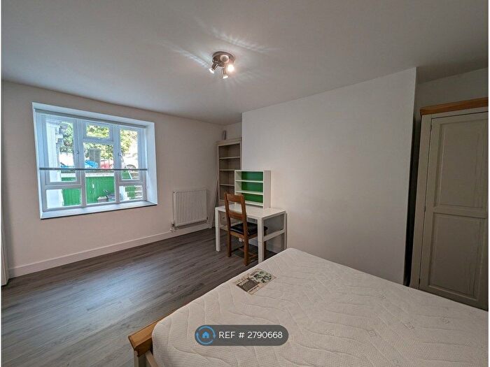 2 Bedroom Flat To Rent In Chesterfield Buildings, Bristol, BS8