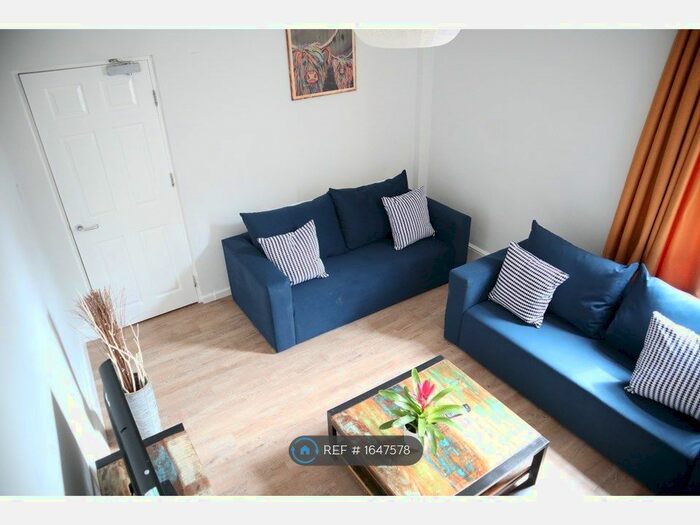 6 Bedroom End Of Terrace House To Rent In Alderson Road, Liverpool, L15