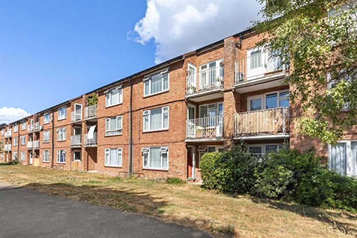 2 Bedroom Apartment For Sale In Loudwater, Close To J. Of, M40