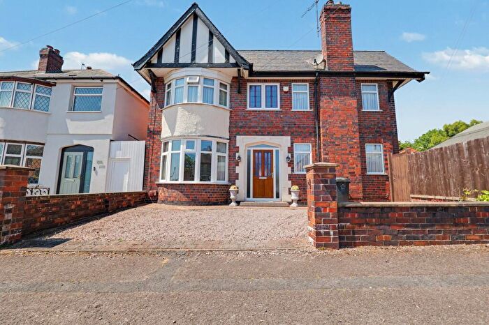 4 Bedroom Detached House For Sale In Stanley Drive, Leicester, LE5