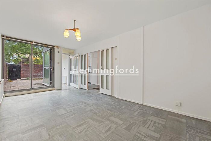 2 Bedroom Apartment For Sale In Handa Walk, London, N1