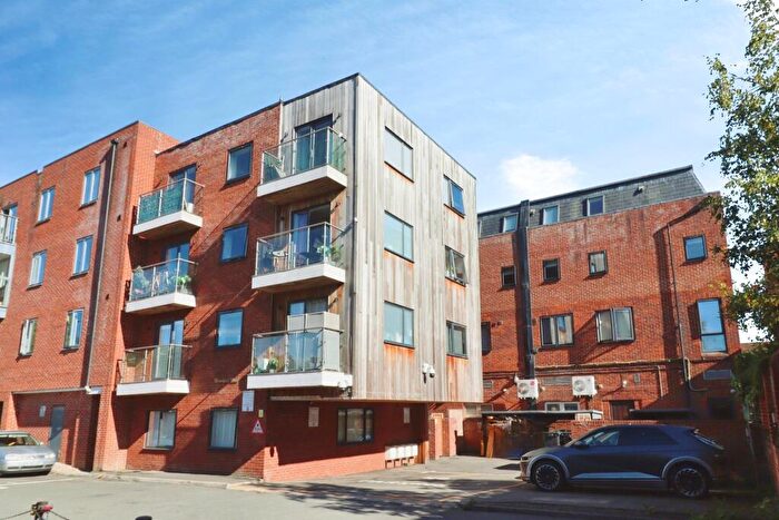 2 Bedroom Flat For Sale In Broomfield Road, Chelmsford, CM1