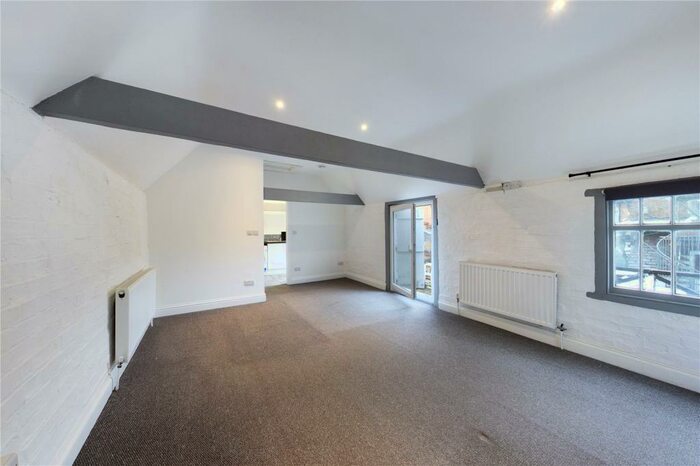 1 Bedroom Apartment To Rent In South Street, St. Neots, Cambridgeshire, PE19