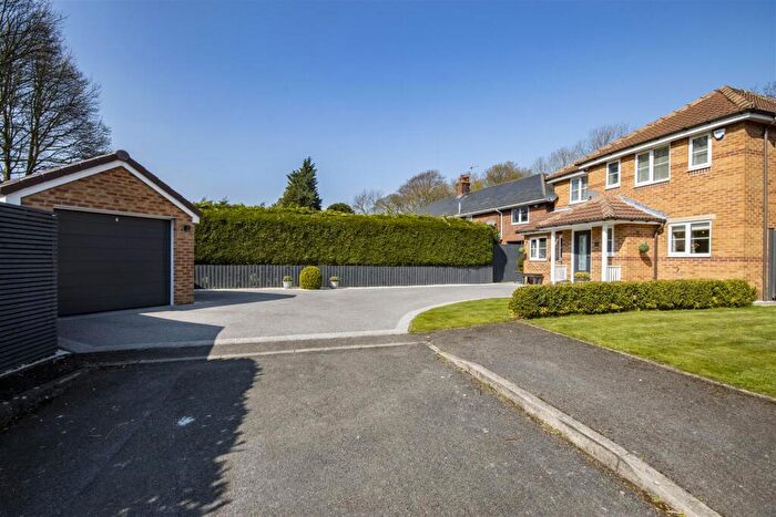 4 Bedroom Detached House For Sale In Upper Lum Close, Hady, Chesterfield, S41