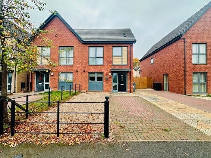 3 Bedroom Semi-Detached House To Rent In Sir Benjamin Stone Way, Birmingham, B23