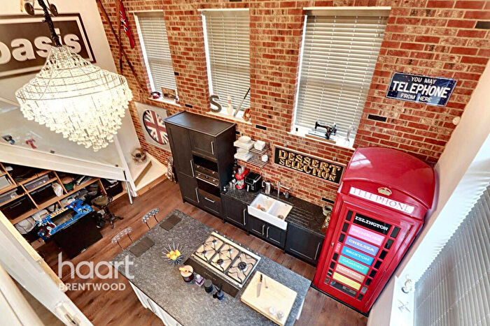 1 Bedroom Flat For Sale In Kensington Way, Brentwood, CM14