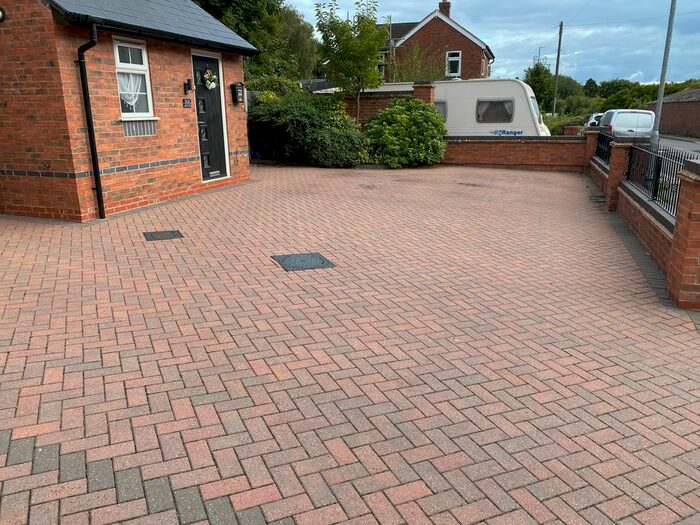 3 Bedroom Semi-Detached House To Rent In Hall Lane, Walsall Wood, WS9