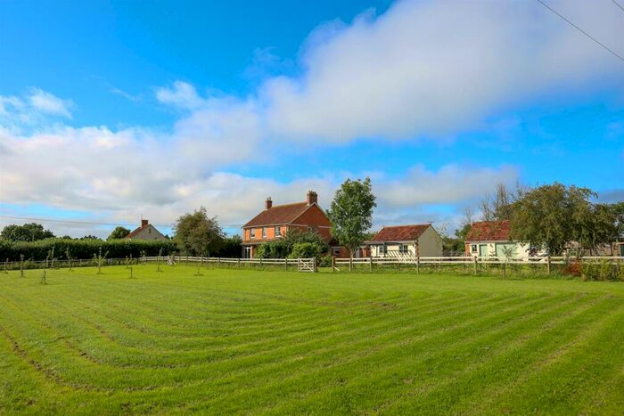 4 Bedroom House For Sale In Shapwick Road, Westhay, Glastonbury, BA6