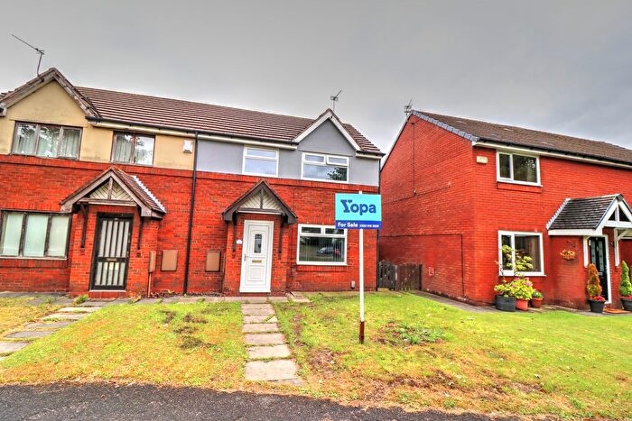 3 Bedroom Semi-Detached House For Sale In Chapel Gardens, Manchester, M34