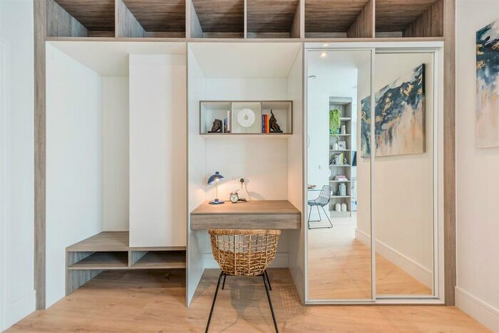 Studio To Rent In Aviator House, Station Road, Addlestone, KT15